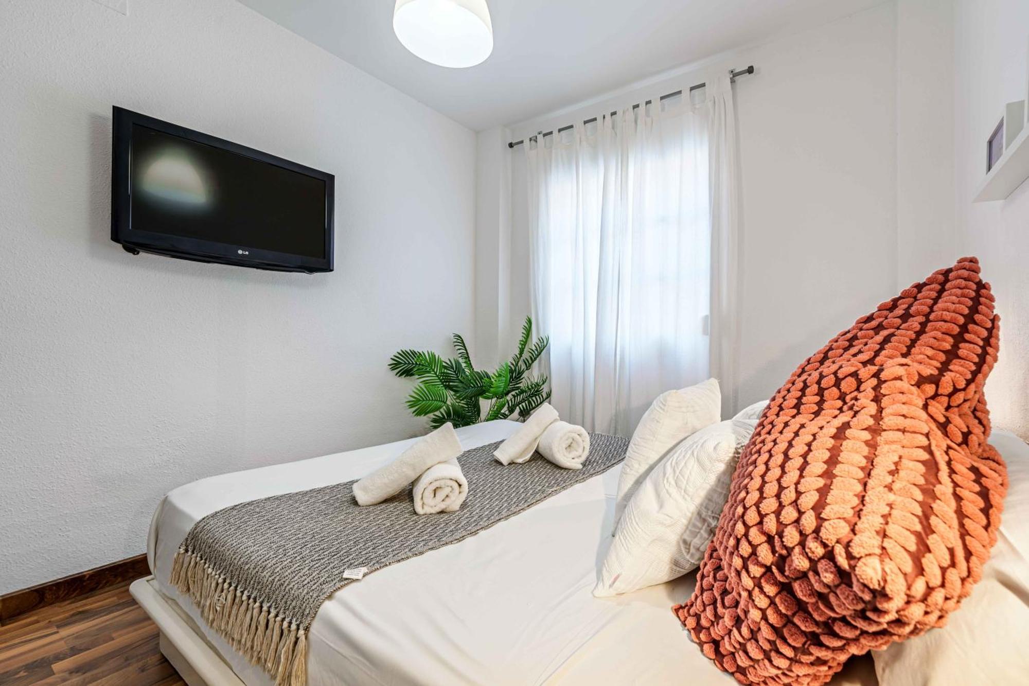 Modern Center Apartment *